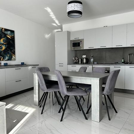 Exceptional 3-Bedroom Apartment, Sliema - Tigne Point! Esterno foto