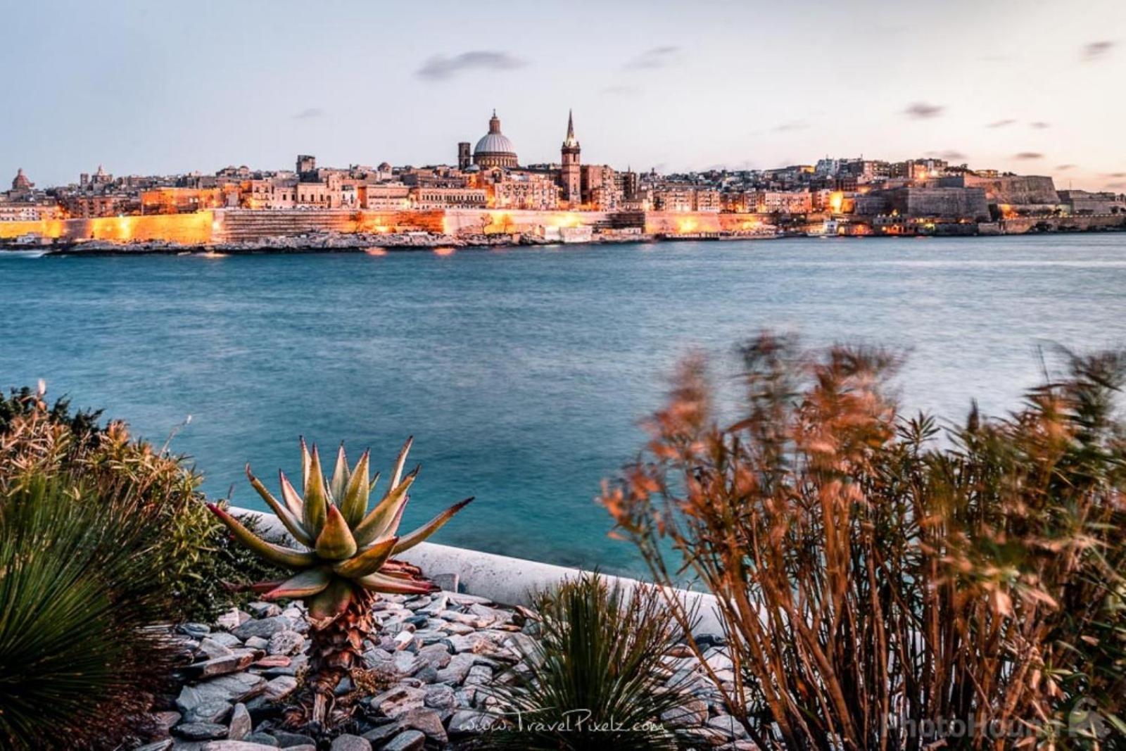 Exceptional 3-Bedroom Apartment, Sliema - Tigne Point! Esterno foto