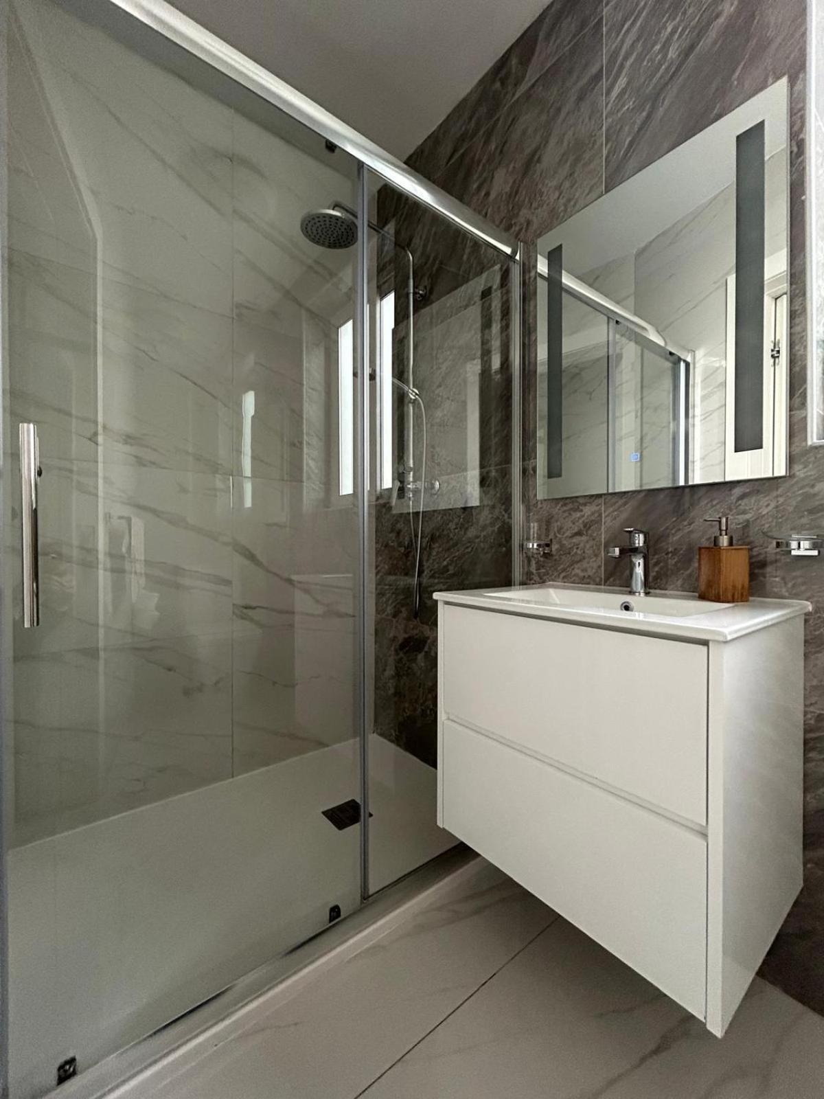Exceptional 3-Bedroom Apartment, Sliema - Tigne Point! Esterno foto