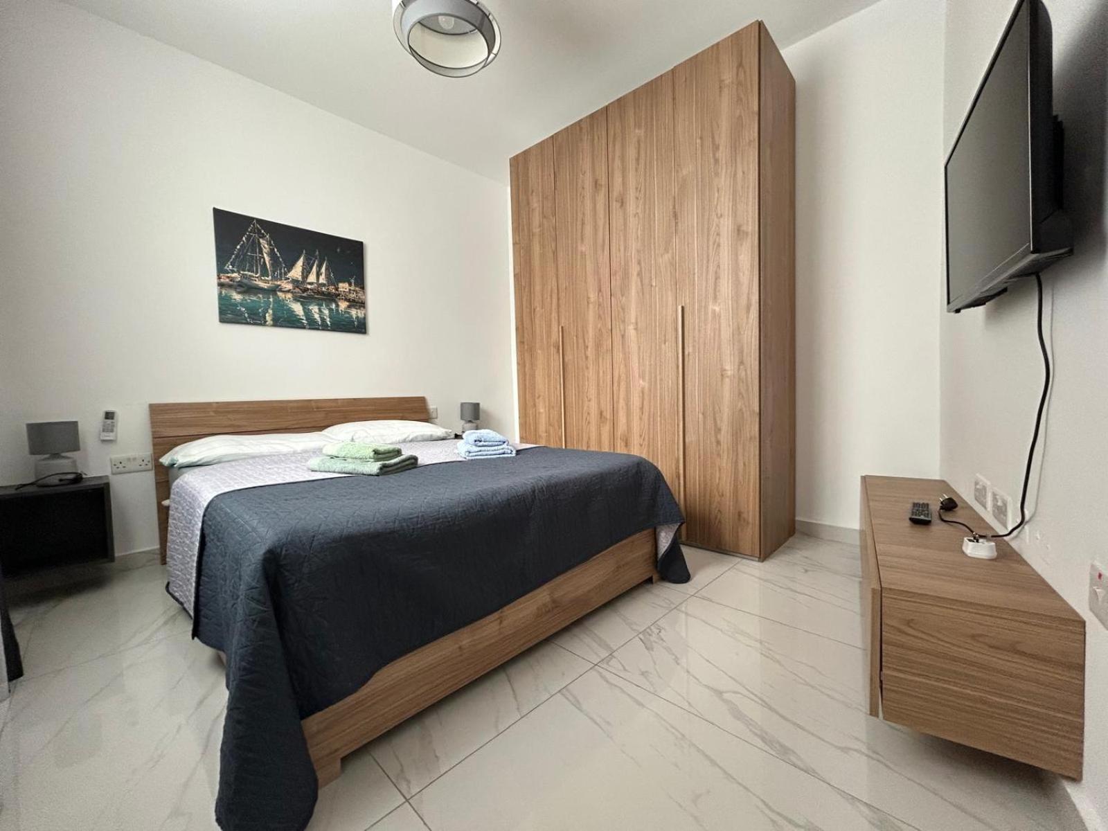 Exceptional 3-Bedroom Apartment, Sliema - Tigne Point! Esterno foto