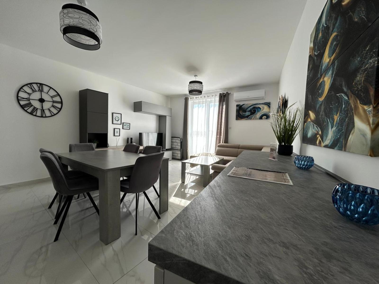 Exceptional 3-Bedroom Apartment, Sliema - Tigne Point! Esterno foto